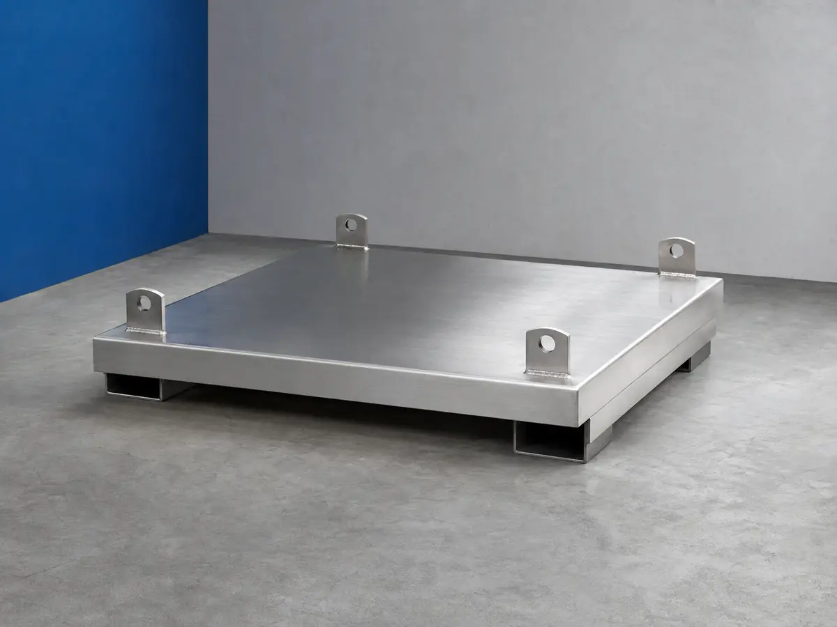 plastic recycling industrial magnetic separation scene